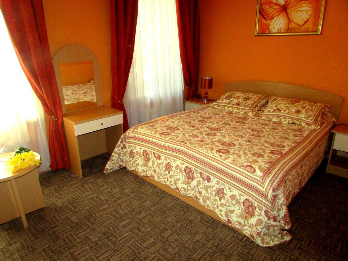 Old Town Otel Izmail Dış mekan fotoğraf